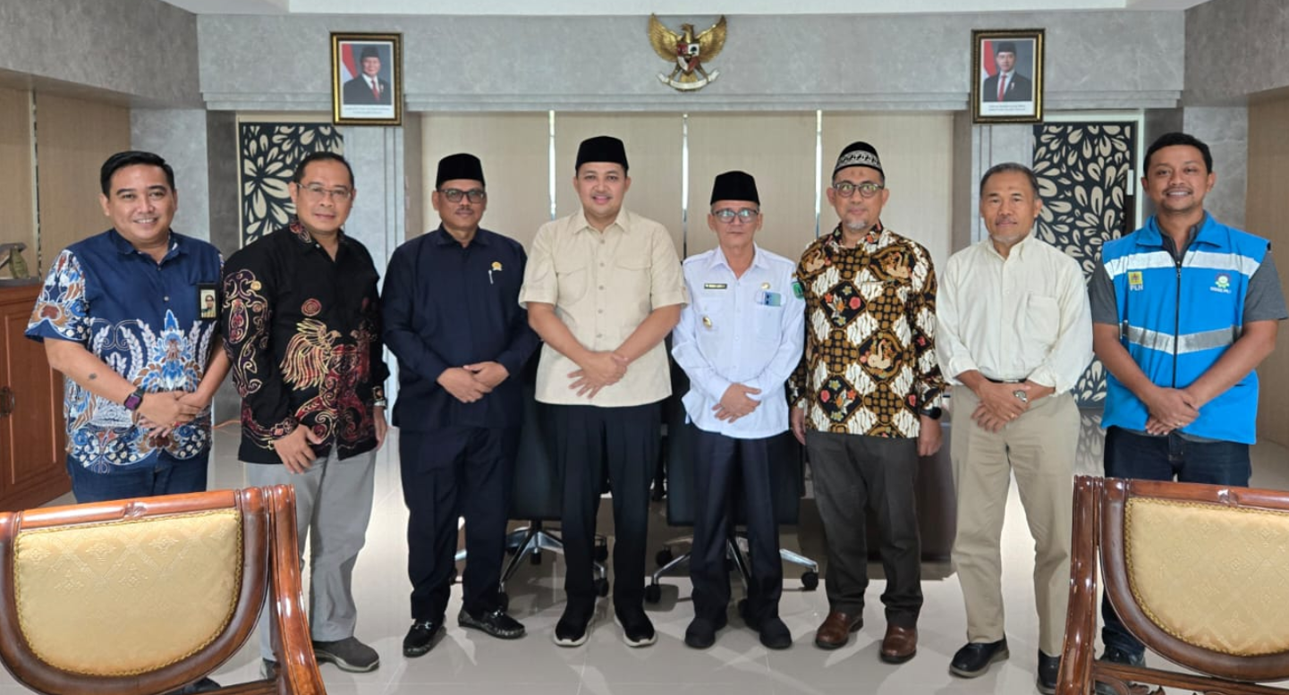 Kunjungan ITPLN ke Bupati Pasuruan